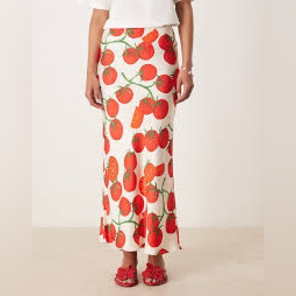 Never Fully Dressed tomato print satin maxi skirt in cream NWT - Picture 2 of 7